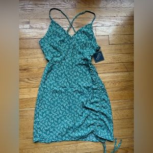 NWT floral print ditsy cami mini dress w/ adjustable straps and ruched detailing